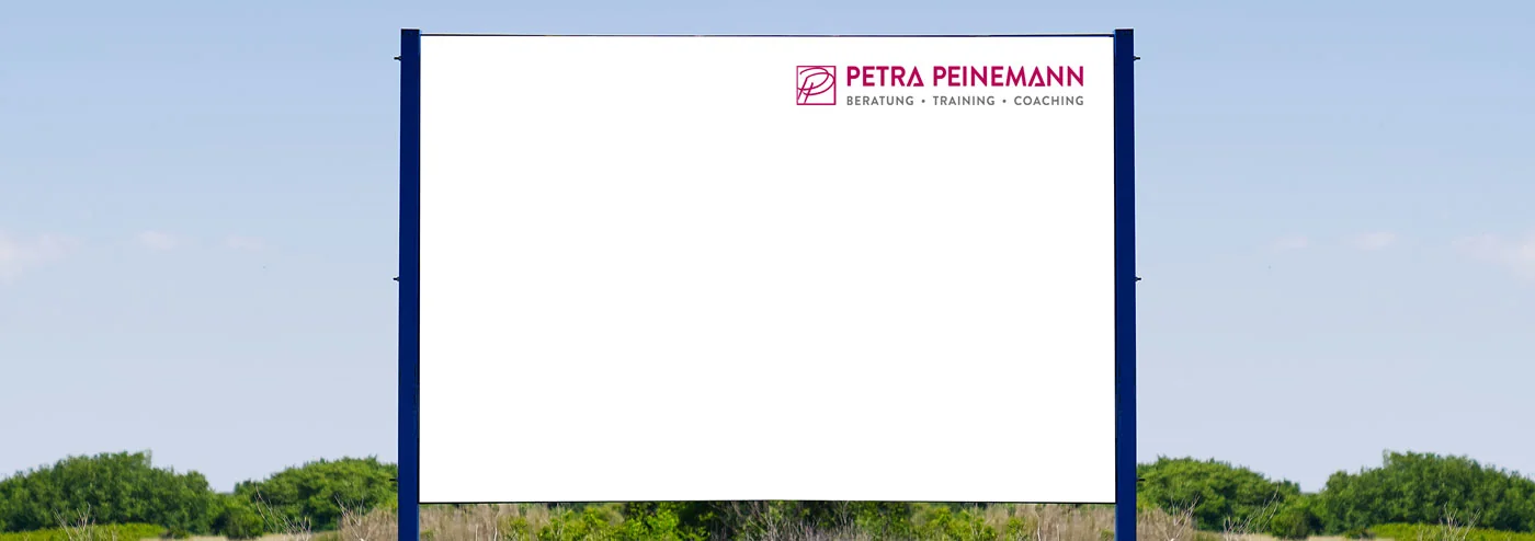 Whiteboard in freier Natur. Symbolbild für Video Masterclass von Petra Peinemann